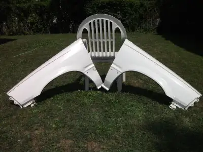 Hard to Find - Pair of white original front fenders for Honda Civic 4dr- 1984-1987 models. Great con...
