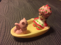Vintage 1983 Strawberry Shortcake bath toy soap holder boat