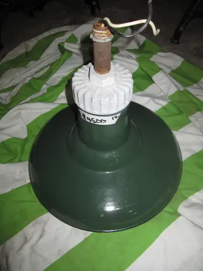 12" INDUSTRIAL GREEN WHITE PORCELAIN FARM FACTORY LIGHTING, View more