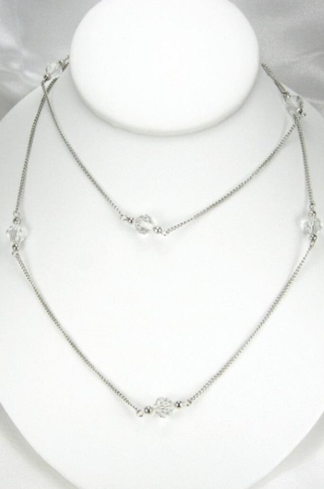 Vintage avon necklace in Jewellery & Watches in Saint John - Image 3