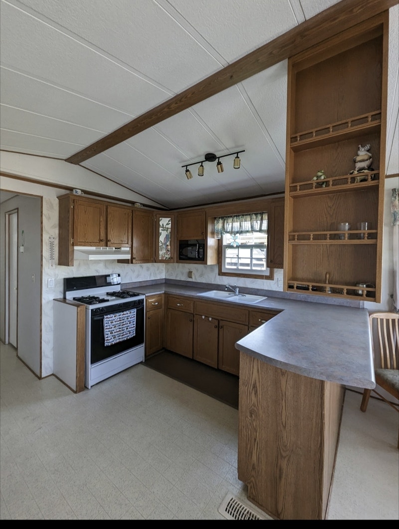 PRICED DROPPED 15 000 FOR DOUBLE WIDE PARK MODEL IN DUNNVILLE !! Park