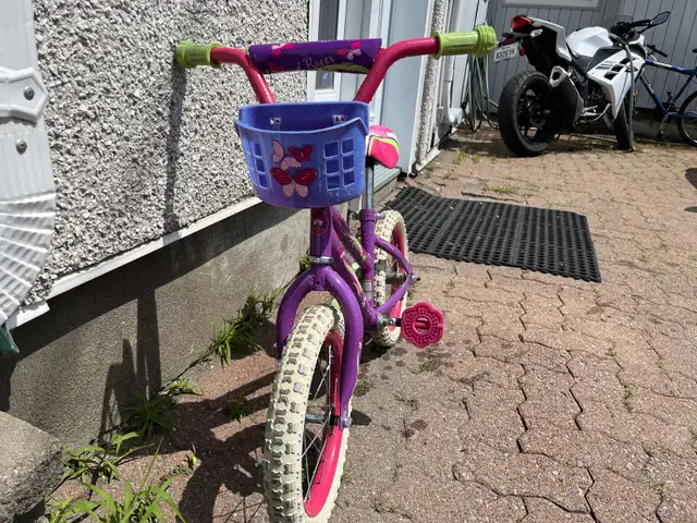 Bicyclette Enfant Fille 14 pouces in Kids in Laval / North Shore - Image 3