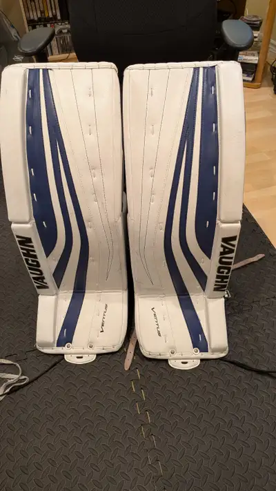 Vaughn Ventus SLR Pro 32+2" Goalie Pads, View more