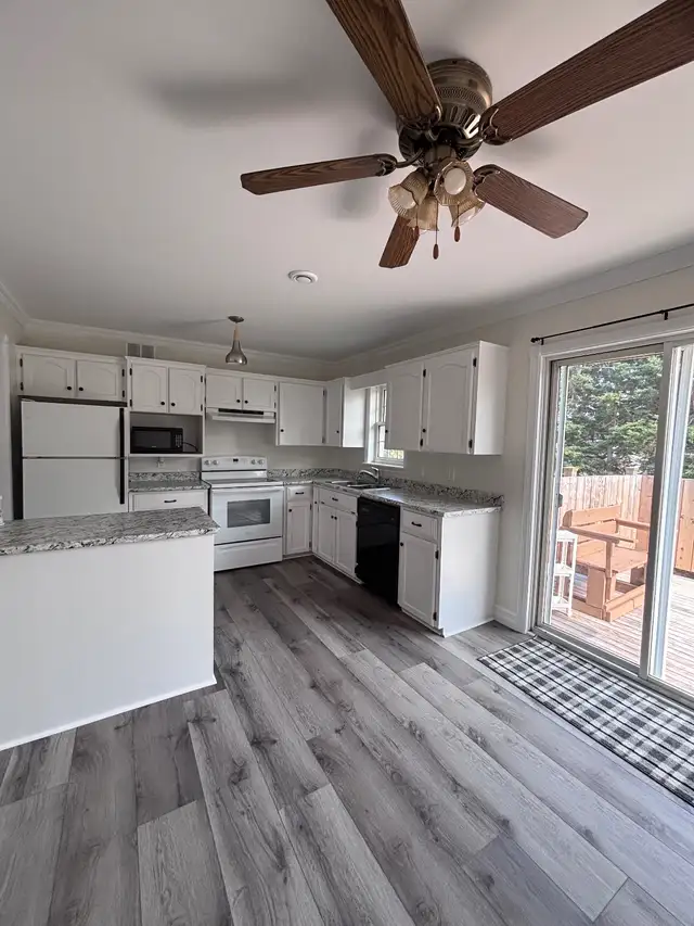 For Rent - Main Level of a House - East Royalty, Charlottetown in Long Term Rentals in Charlottetown - Image 2