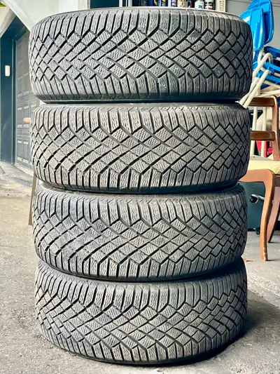 Continental VikingContact 7 205/55/16 94T XL 8-8.5/32 (neuf cest 10/32) Aucune crevaison - jamais ré...