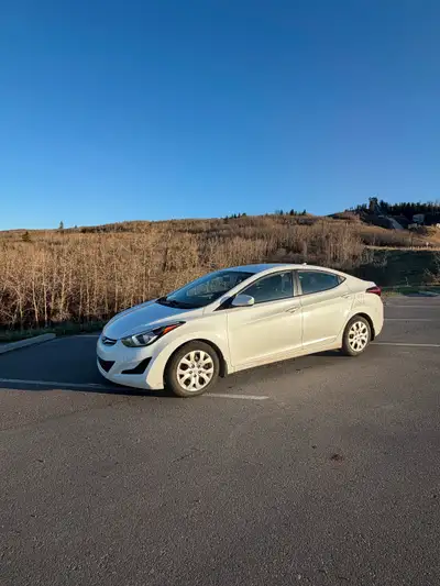 Selling my 2016 Hyundai Elantra automatic with 158,000 km. This car has been super reliable and is g...