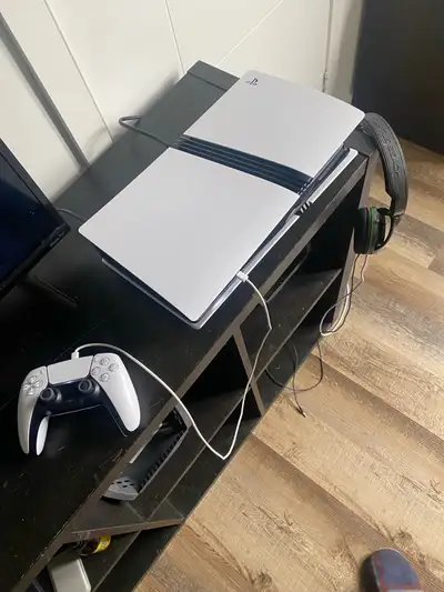 PlayStation 5 pro 2tb, View more