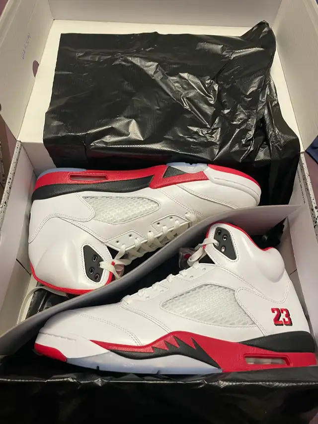 Nike Air Jordan 5 in Men's Shoes in City of Toronto - Image 6
