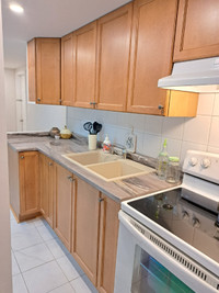 ALL INCUSIVE RENT SHAKESPEARE - 2 BED 1 BATH APARTMENT, 2 PARK.