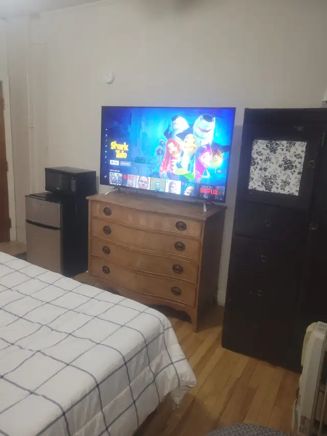 ONE MONTH OF RENT FREE!EFFECTIVE RENT IS ONLY $1283/MONTH.