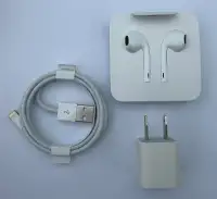 APPLE WALL LIGHTNING CHARGER EARBUDS HEADPHONE BRAND NEW