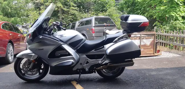 2007 Honda ST1300 ABS in Sport Touring in Ottawa - Image 3