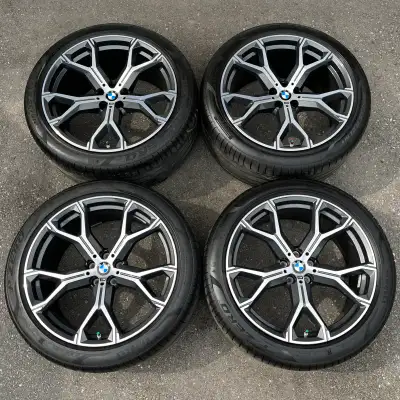 Pirelli PZero PZ4 Run Flat Summer Tires mounted on original staggered BMW X5 / X6 Style 741M 21 inch...
