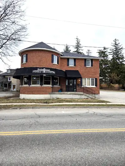 2 Bedroom Apartment for Rent Fergus, ON. $1,800.00 Plus Electricity (Heat & Water Included!) Beautif...