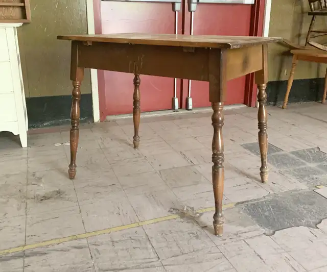 vintage table 64280284053251120