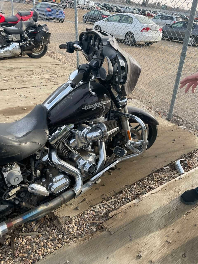 harleydavidson street glide for parts in Street, Cruisers & Choppers in Saskatoon - Image 2