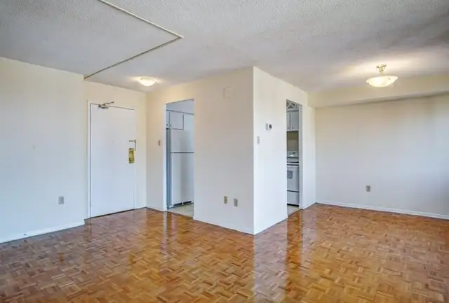 Spacious and Private room available for a couple from April 1st