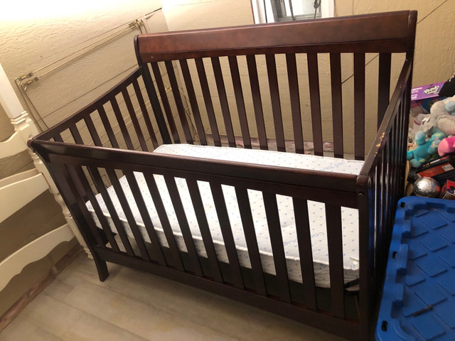 Adjustable Baby crib  in Cribs in Lethbridge - Image 2