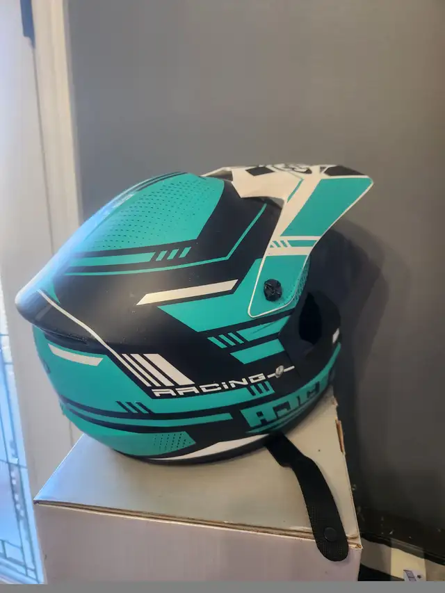 Dirt bike helmets in Motorcycle Parts & Accessories in Windsor Region - Image 3