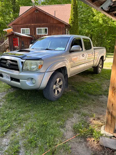 This is a Young guys pick up truck. It smells like beer and cigars probably needs a good cleaning in...