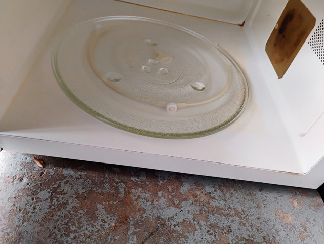 Glass plate turntable for microwave with diameter of 13", INCHES in Microwaves & Cookers in Mississauga / Peel Region