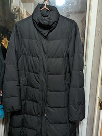 Beautiful size medium Gap coat Down coat