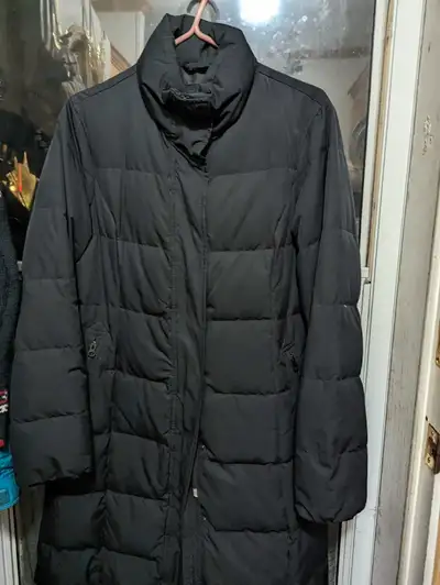 Beautiful size medium Gap coat Down coat, View more