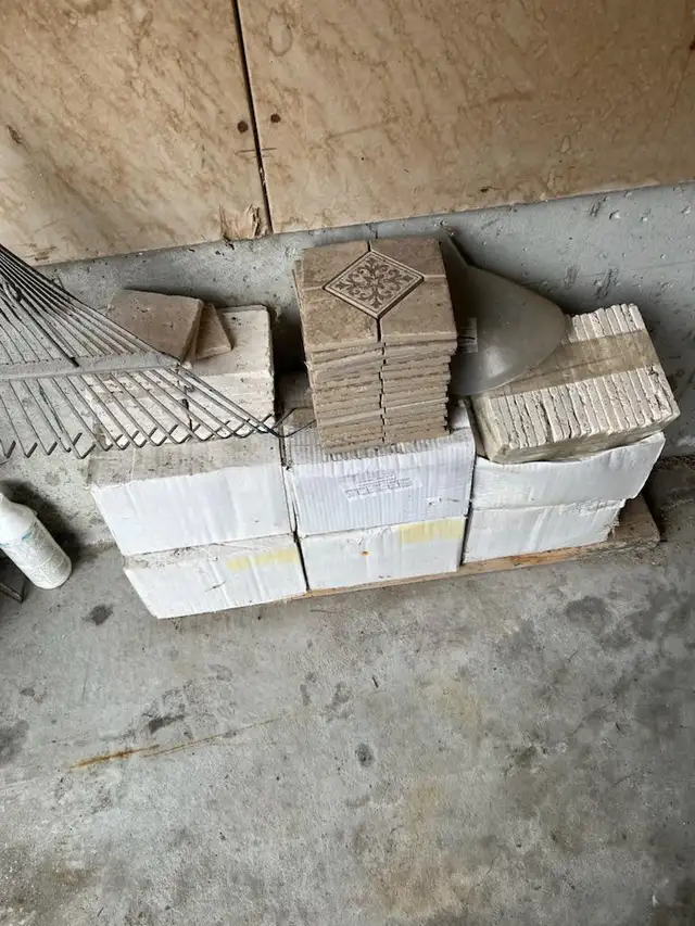 Free Travertine Tiles in Power Tools in Barrie - Image 2