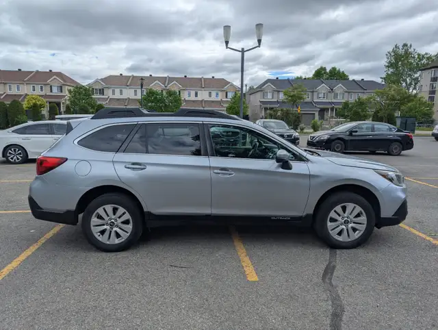 Subaru Outback 2018 2.5i Touring – Gris – Excellente condition in Cars & Trucks in City of Montréal - Image 5