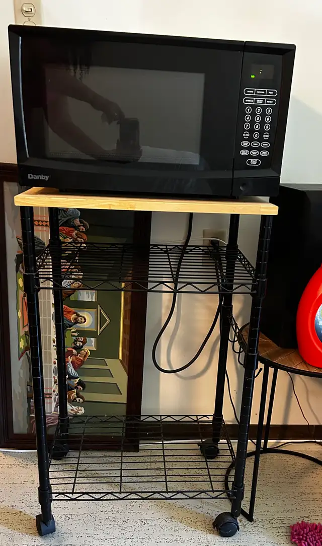 Microwave and stand 
