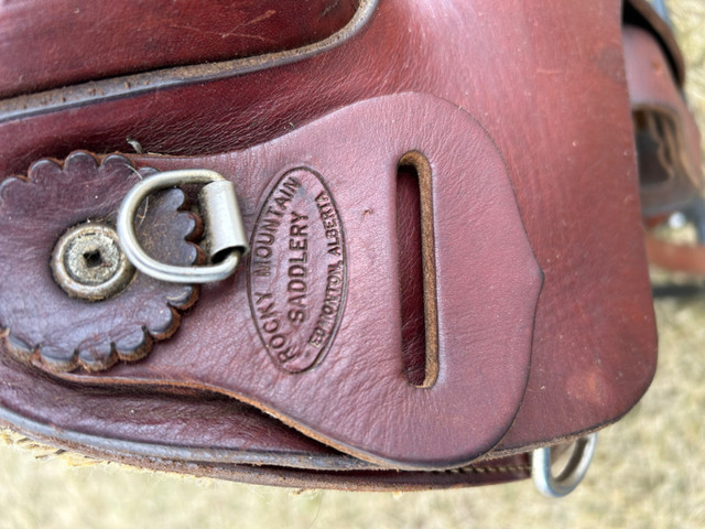 Saddle -  Rocky Mountain 16 inch Roper in Equestrian & Livestock Accessories in Edmonton - Image 4
