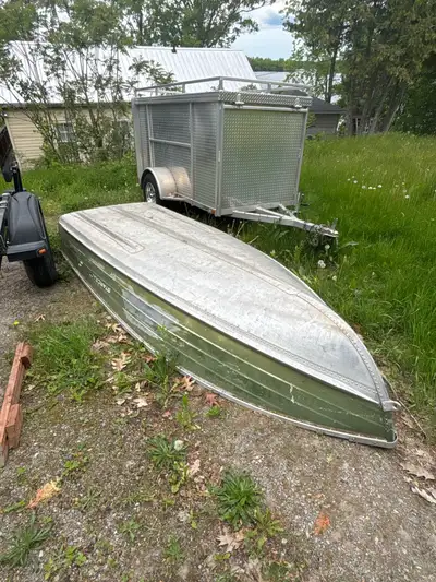 12 foot aluminum boat. StarCraft, very solid and stable.