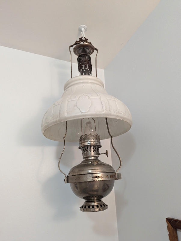 Aladdin Hanging Oil Lamp model 4. Aladdin Old Glass Shade in Arts & Collectibles in Kawartha Lakes