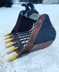 200 and 250 series  skeleton buckets and root rakes