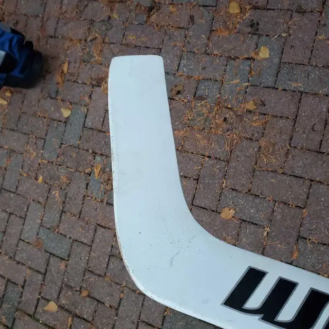 Jr. WARRIOR Goalie Hockey Stick  in Hockey in Barrie - Image 5
