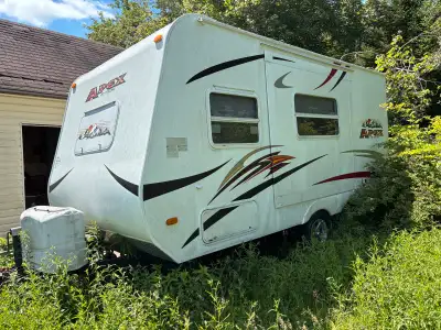 Looking for a cozy, well-kept travel trailer to enjoy the outdoors? We’re selling our 2010 Apex 189...