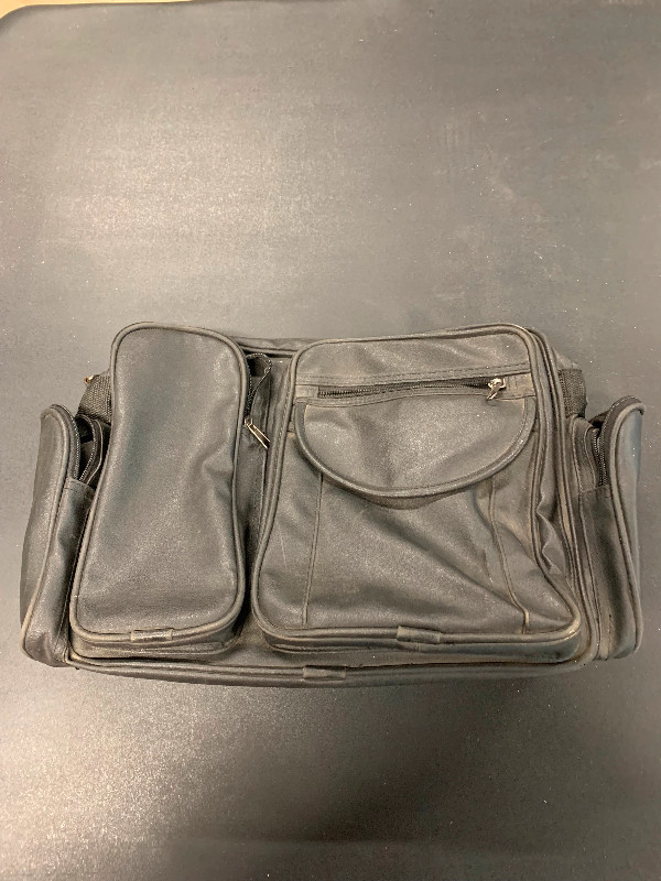 BLACK HAND BAG in Women's - Bags & Wallets in Owen Sound