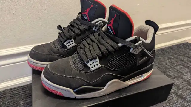 Jordan 4 BRED size 9 in Men's Shoes in City of Toronto - Image 2