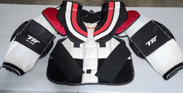 Goalie equipment $600. OBO in Hockey in Hamilton - Image 4