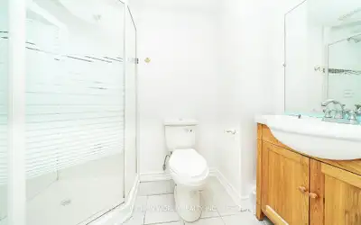 Basement Apartment for Rent – 1 Bed, 1 Bath | Private Laundry |