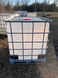 1000 litre water tote.