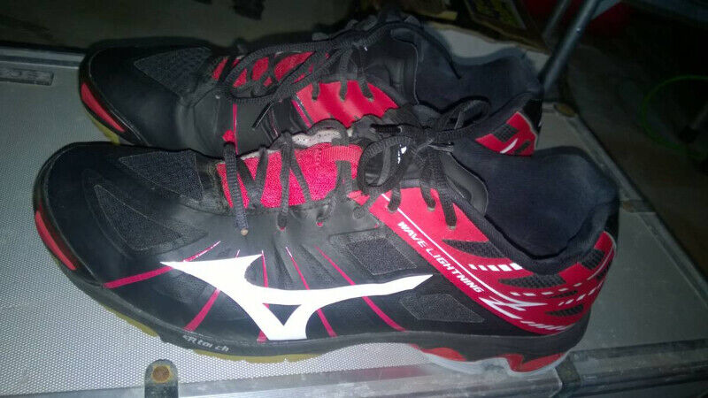 Mizuno, Mizuno Wave Lightning Z Size 13 US indoor court shoes