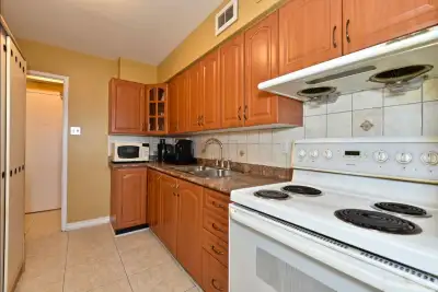 We are renting a furnished room in a beautifull condo at Victoria Park & 401. It includes a single b...