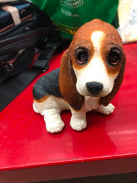 Basset hound music box plays i only have eyes for you.
