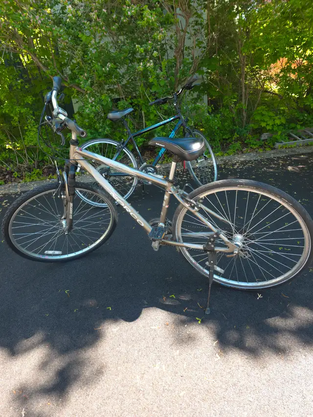 Two Norco Hybrid Bikes for Sale – Great Condition! in Cruiser, Commuter & Hybrid in City of Montréal - Image 9