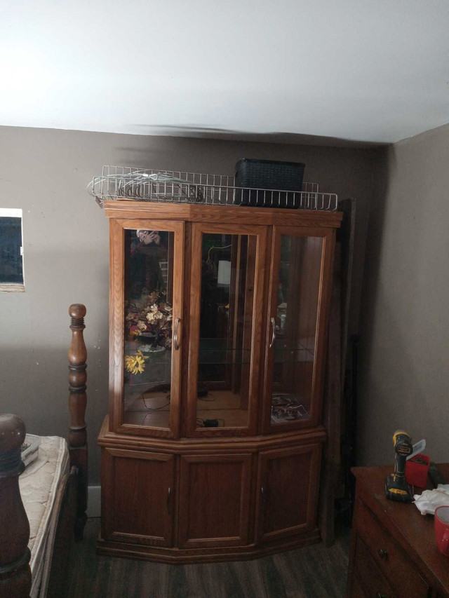 2 piece oak hutch in Hutches & Display Cabinets in Napanee