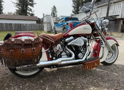 2000 Indian Chief for sale, lots of upgrades done. New paint, new seat, new rear brake liner, and ne...