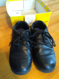 Black shoes - Youth size 11