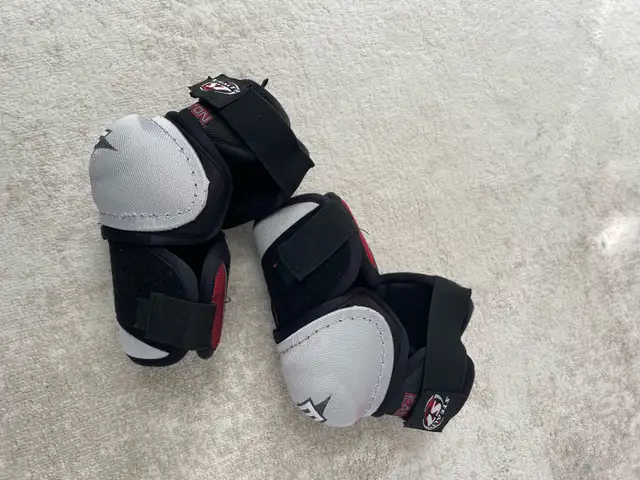 Easton stealth S7 senior medium elbow pads  in Hockey in Oakville / Halton Region - Image 3