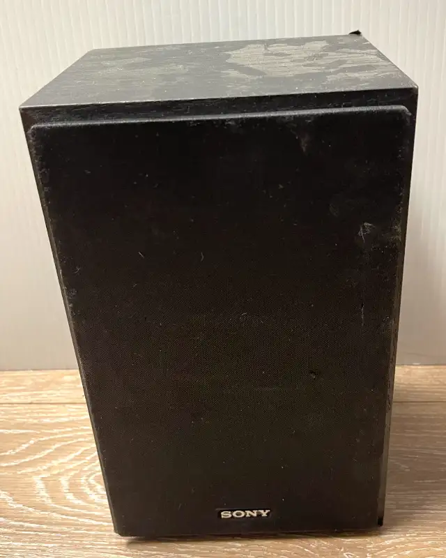 Sony SS-CFX200 Bookshelf Speaker in Speakers in Guelph - Image 2